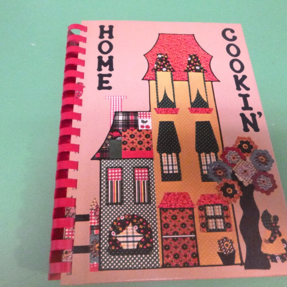 HOME COOKIN' JUNIOR LEAGUE OF WICHITA FALLS INC Ring-bound – January 1, 1976